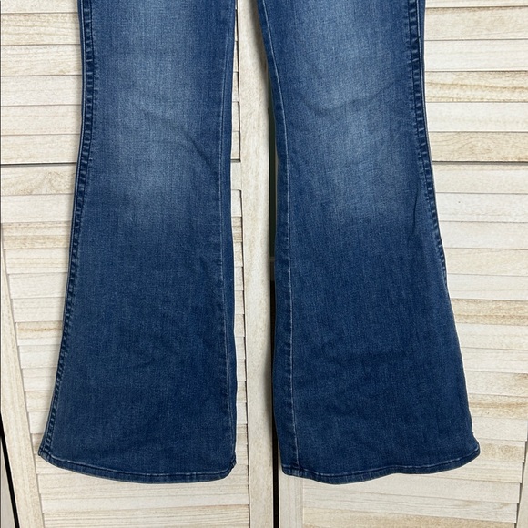 We the Free Classic Blue Flare High Rise Jeans Size 27 - Picture 5 of 11